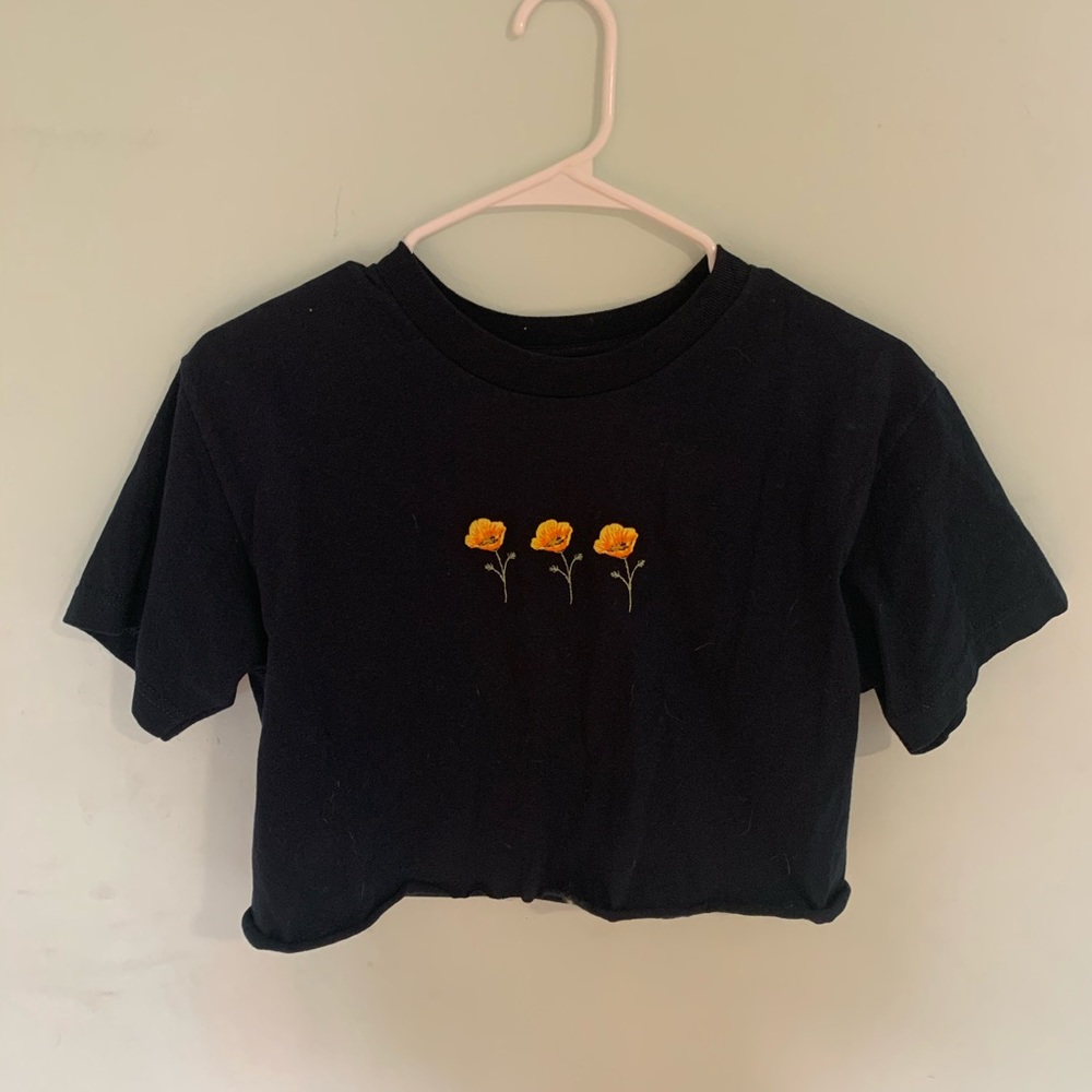 navy blue brandy melville cropped flower tee